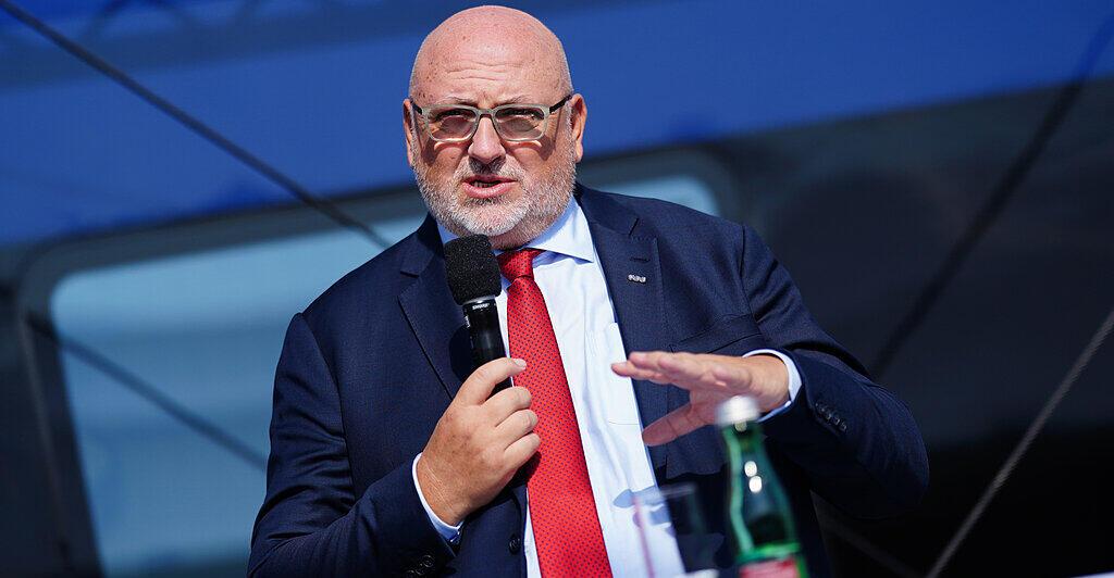 -BB-verl-ngern-Vertrag-mit-Konzernchef-Matth-