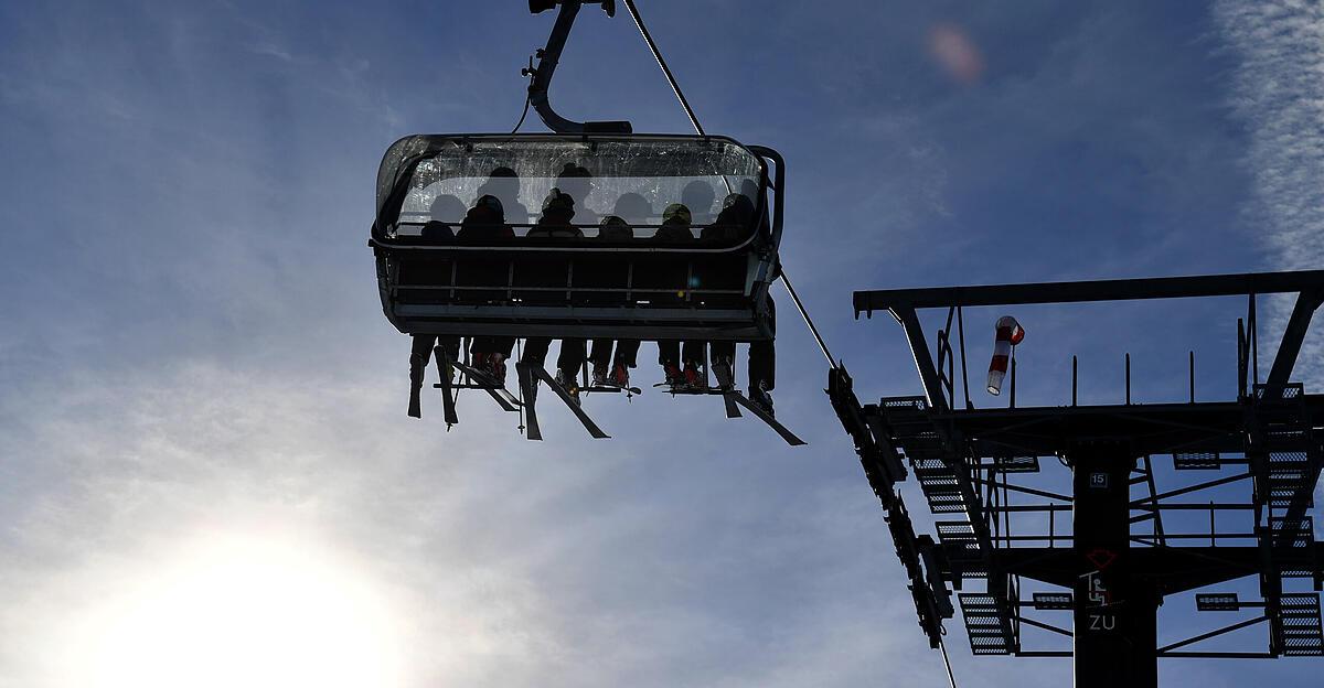 sesselliftpanne-240-skifahrer-in-frankreich-von-lift-geholt