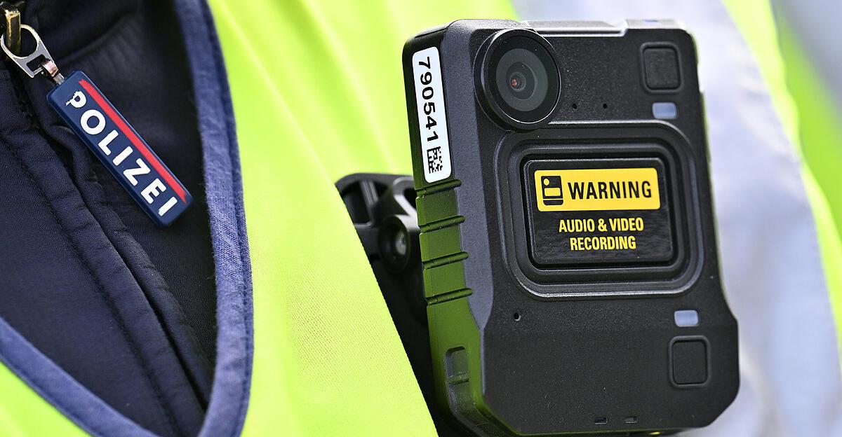 Polizei-setzt-Tech-Offensive-fort-Bodycams-fl-chendeckend-im-Einsatz