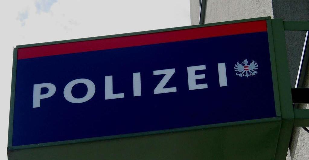 unbekannte-sprengten-zigarettenautomaten-in-st-martin-und-flohen-mit-schwarzem-3er-bmw