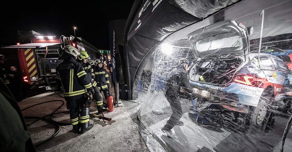 feuerwehreinsatz-beim-j-nnerrallye-f-hrenden-simon-wagner-in-freistadt