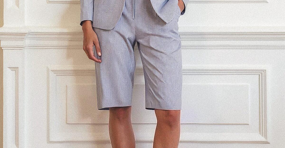 Bermuda-Shorts-Der-Anzug-kommt-im-Sommer-in-Kurzversion-