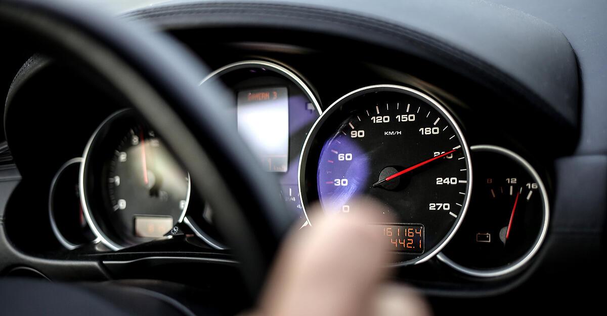 Civil patrol accelerated to 210 km/h, test driver's license holder was ...