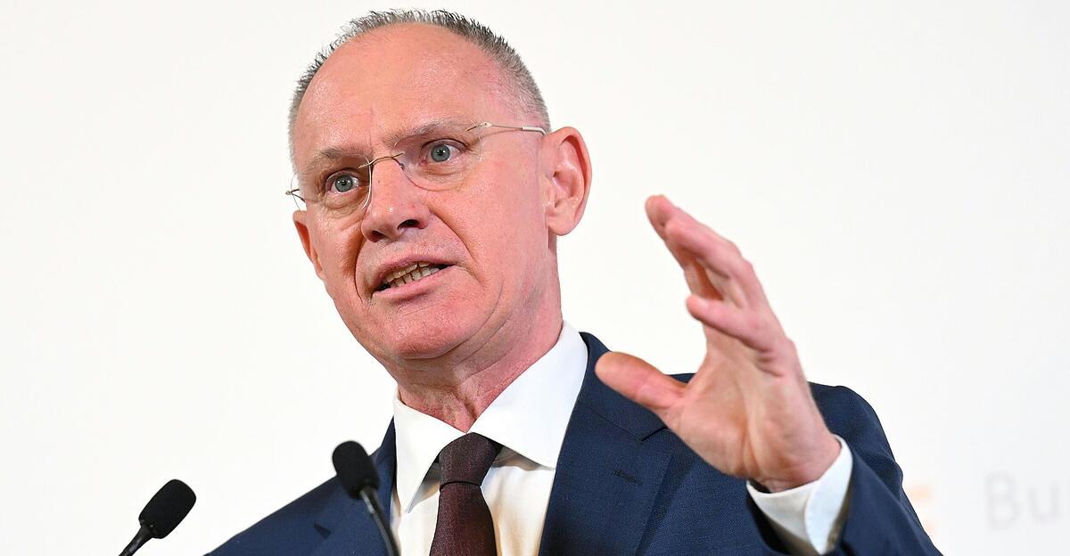 Karner-will-Fu-fessel-f-r-Gewaltt-ter-und-islamistische-Gef-hrder