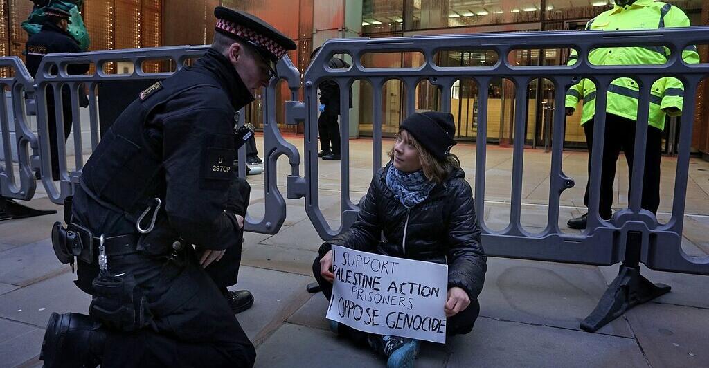 greta-thunberg-bei-demonstration-in-london-festgenommen