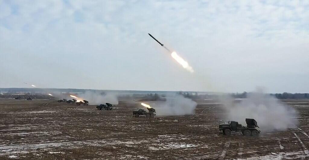 Gro-man-ver-an-der-NATO-Ostgrenze-Russlands-Stiefel-auf-der-roten-Linie
