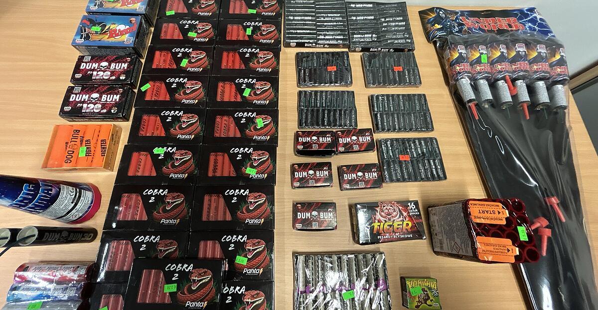 Kontrolle-in-Linz-Feuerwerksk-rper-und-Sprengs-tze-im-Kofferraum-von-drei-Burschen-16-17-17-gefunden