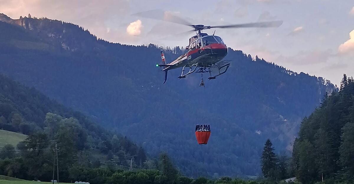 130 firefighters battled a forest fire near Weyer