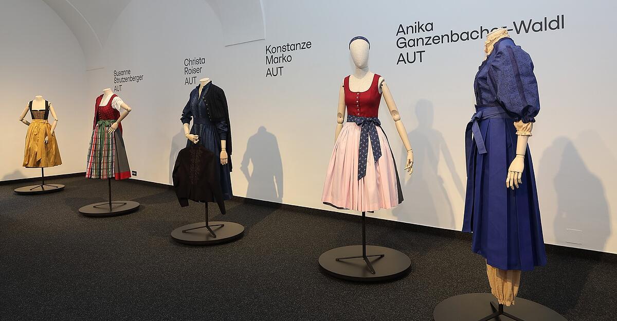 7-Modelle-stehen-zur-Wahl-Welches-ist-das-sch-nste-Dirndl-im-Land-