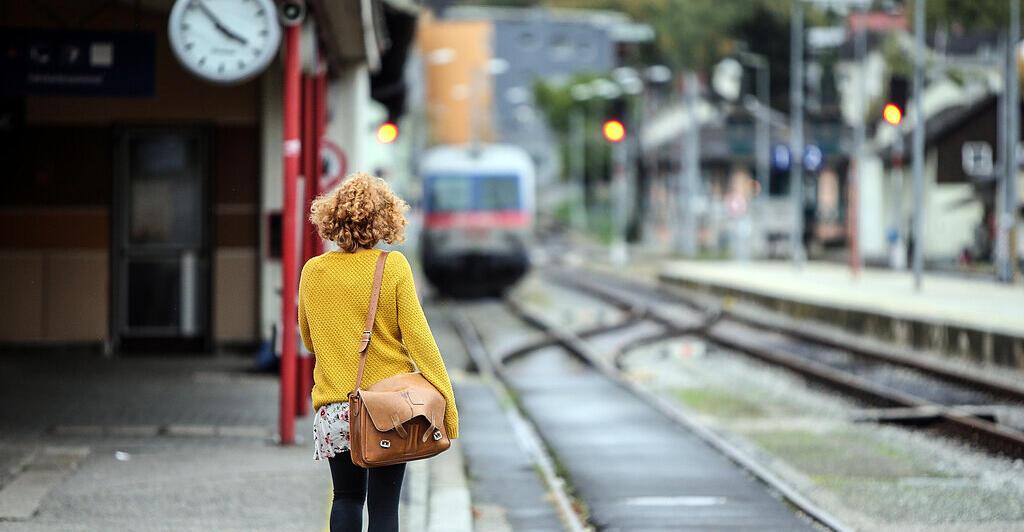 Bis zu 442 Euro für Pendler: Oberösterrreich hebt Einkommensgrenze ab ...