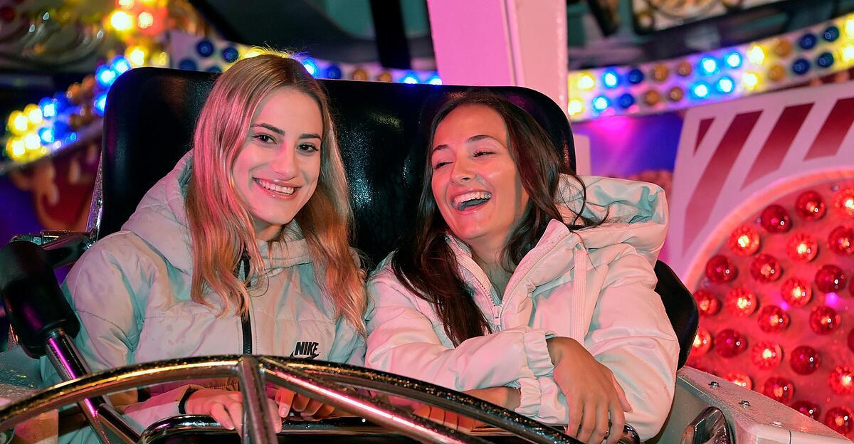 Carrousel à chaînes au lieu de grande roue au Volxfest