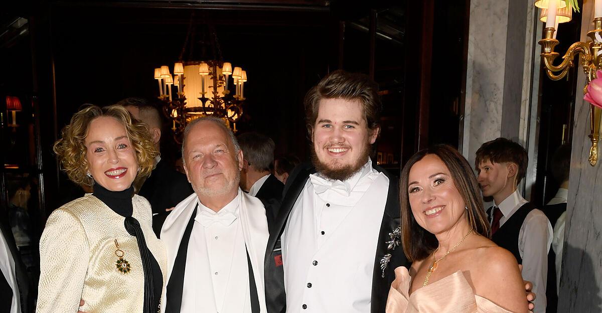 opernball-einzug-der-besucher-hat-begonnen