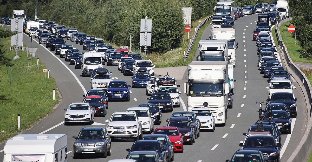 Staus-am-Wochenende-AMTC-warnt-vor-massivem-Reiseverkehr
