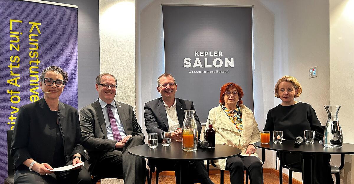 VALIE-EXPORT-Ein-Gl-ck-dass-mir-keine-Uni-in-sterreich-einen-Lehrauftrag-anbot-