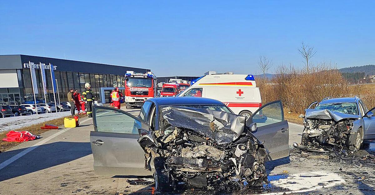 frontalkollision-zwei-tote-bei-verkehrsunfall-im-bezirk-braunau