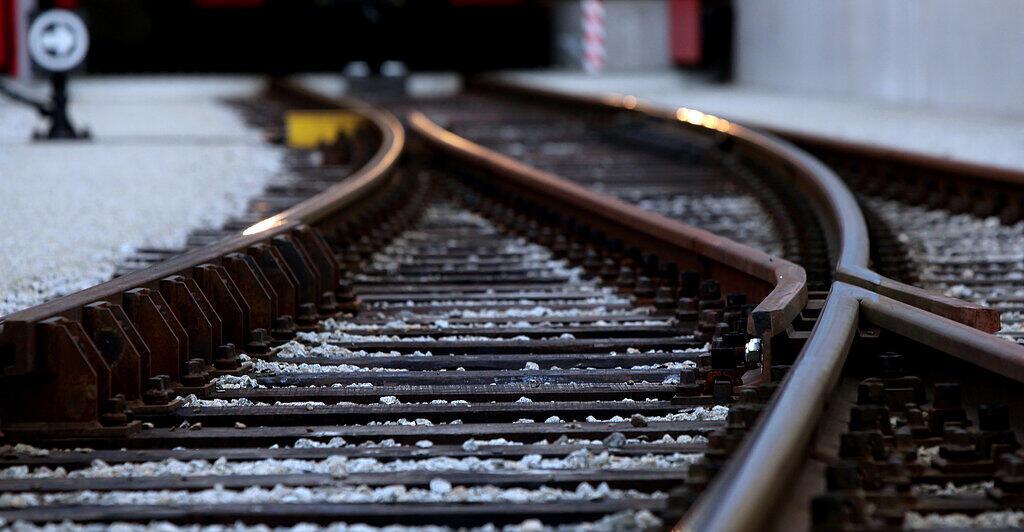 N-chster-Unfall-Verletzte-bei-Kollision-von-Zug-mit-Kran-in-Spanien