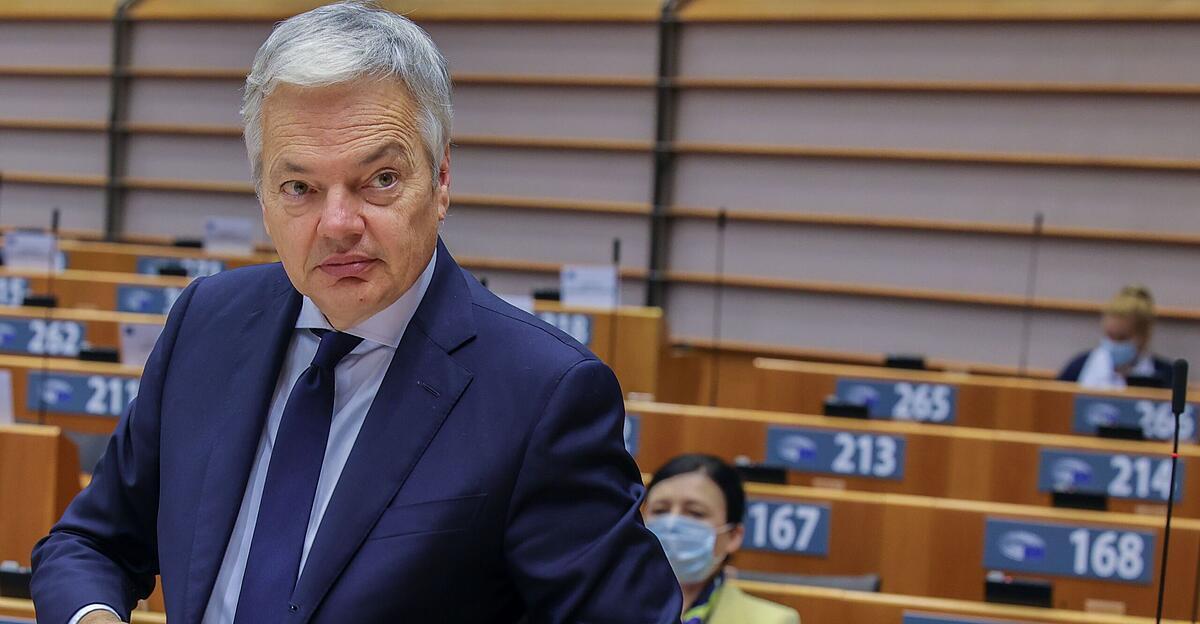 Le commissaire européen à la justice, Reynders, devient le nouveau commissaire à la concurrence