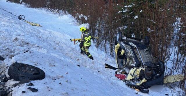 75-J-hrige-bei-Pkw-Frontalkollision-in-Vorarlberg-get-tet