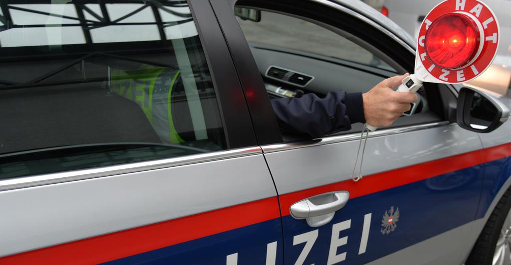 Avec 3 enfants dans la voiture : la police a arrêté des conducteurs de drogue à Linz