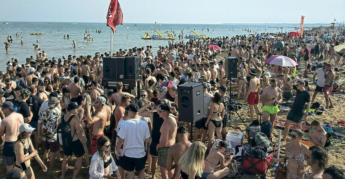 -Tutto-Gas-zu-Pfingsten-Lignano-ergreift-Ma-nahmen-gegen-Exzesse