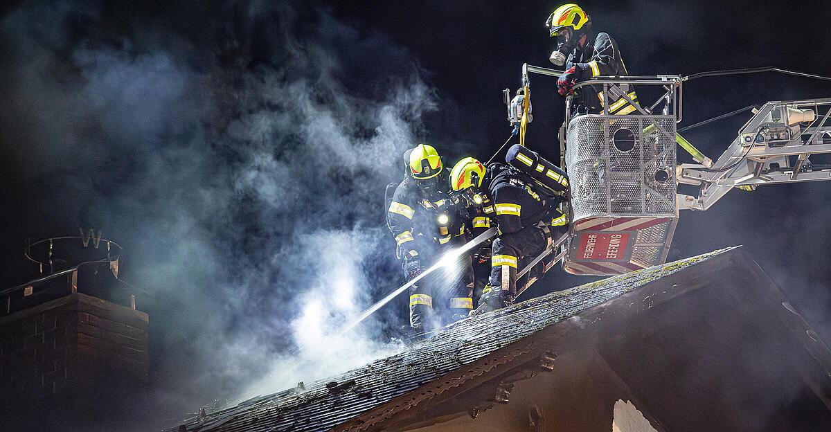 Residential building in flames: Major fire in Scharten required fire departments