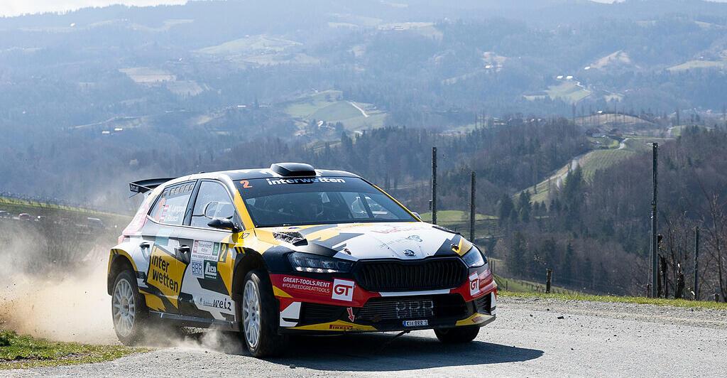 Rallye-Herausforderer-Lengauer-bl-st-mit-verletzten-Rippen-und-Finger-zum-Angriff