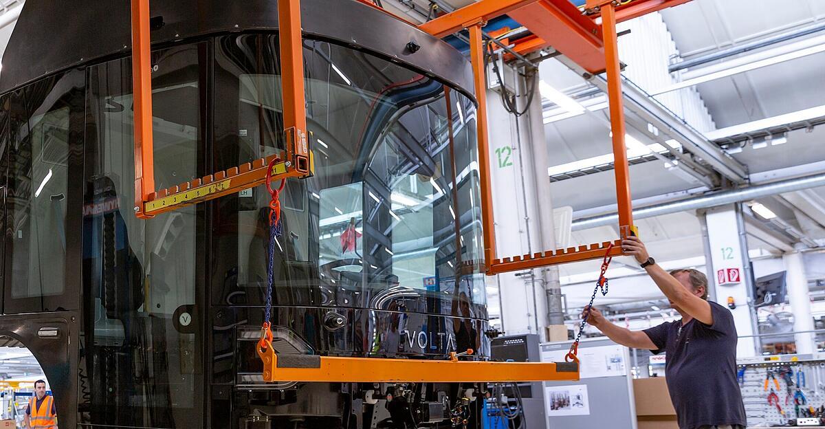 Terminations despite beneficiary status at Steyr Automotive
