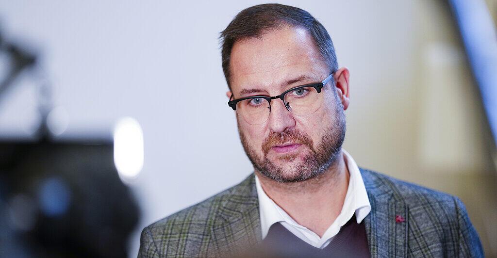 Covid-Zertifikate: Höhere Geldstrafen für Hafenecker und Jenewein