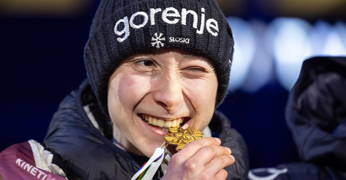 Video: 19-Jährige stellt Weltrekord im Skifliegen auf