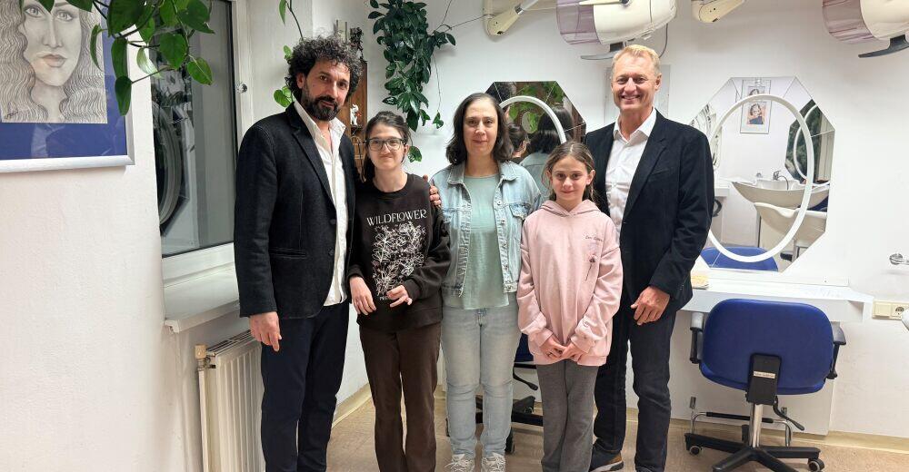 From refugee to master hairdresser: Gramastetten resident faces losing his ...