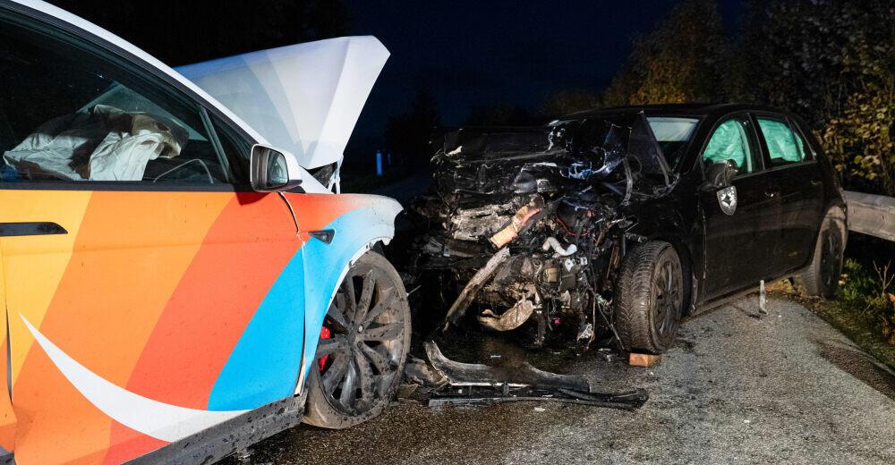Foto: Oberösterreichische Nachrichten Allhaming: Schwerer Frontalzusammenstoß fordert drei Verletzte