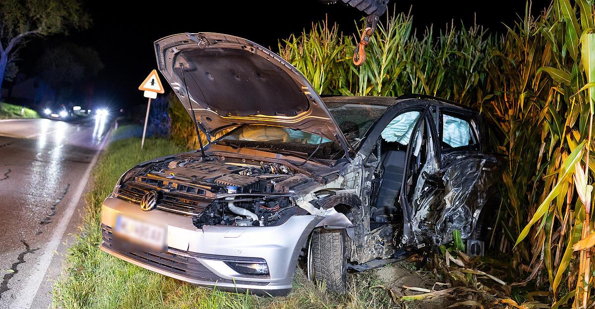 1.84 per mille: Drunk driver crashed into tree in Buchkirchen