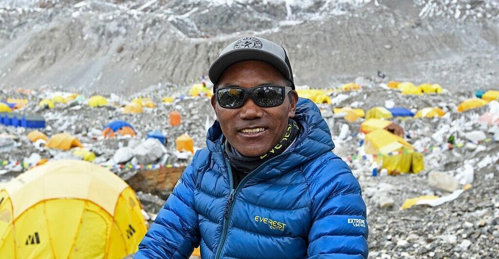 Record : les Népalais conquièrent le mont Everest pour la 27e fois