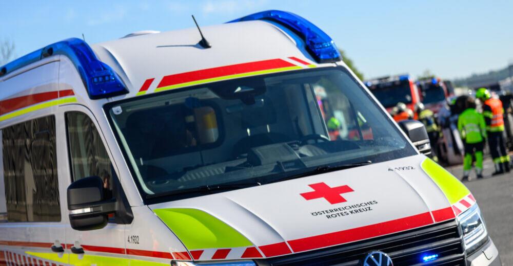 Three 18-year-olds injured: Car left the road and overturned