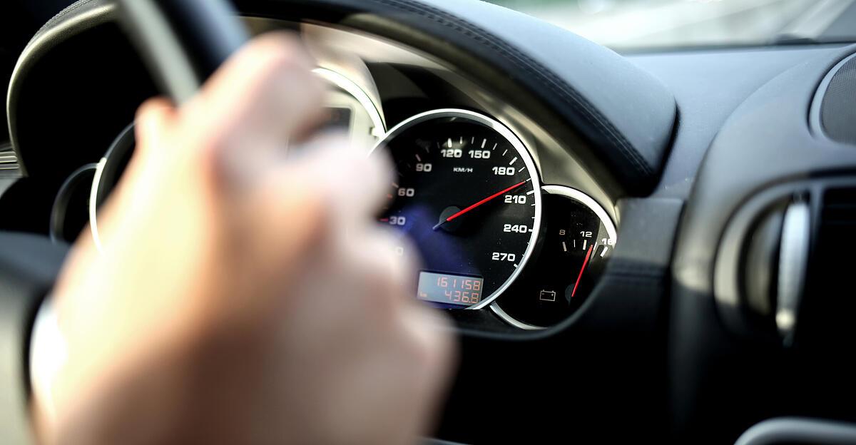 Illegale Straßenrennen auf der B1: