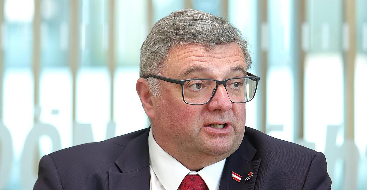 Social media: Leichtfried wants age limit by the end of the year