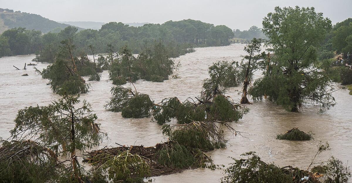 Hochwasserdrama in den USA: 24 Tote, 25 Mädchen aus Sommerlager vermisst