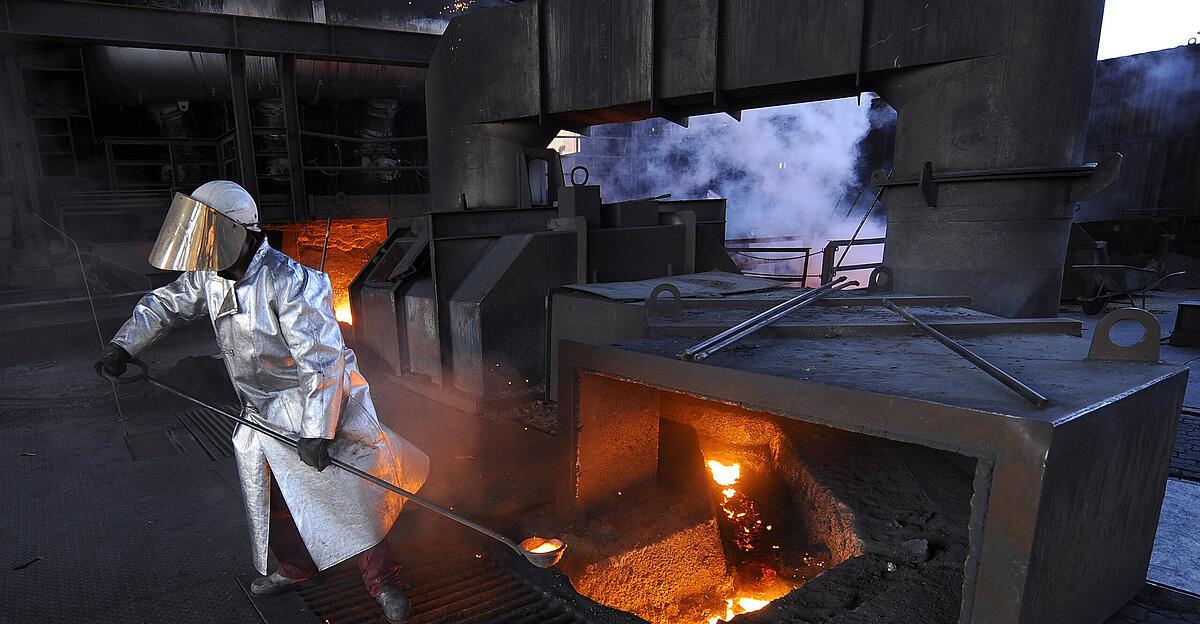 Recession and inflation: Prelude to the delicate metalworkers' wage ...