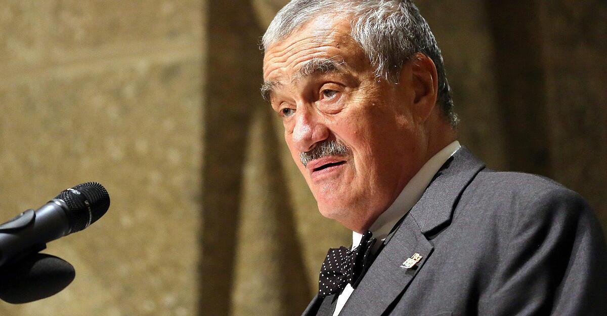 Tschechien nahm Abschied von Karel Schwarzenberg | Nachrichten.at