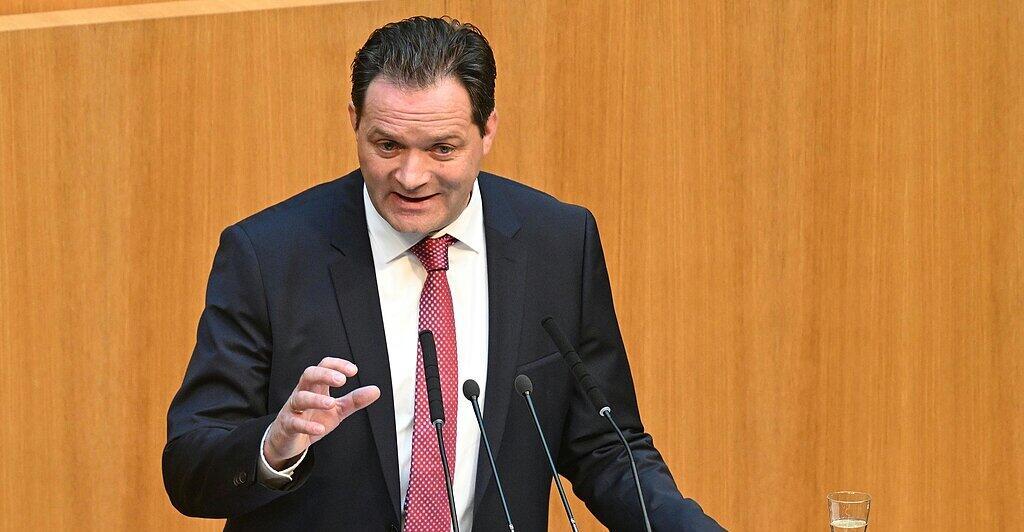 Agriculture Minister Totschnig warns of FMD risk at Easter