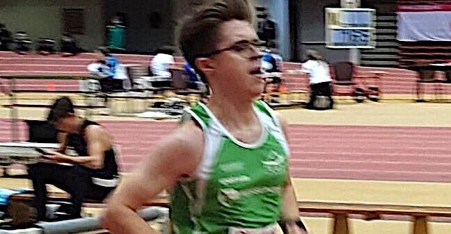 Fast bloßfüßig zum Erfolg Junger Mollner stürmte in Socken zur