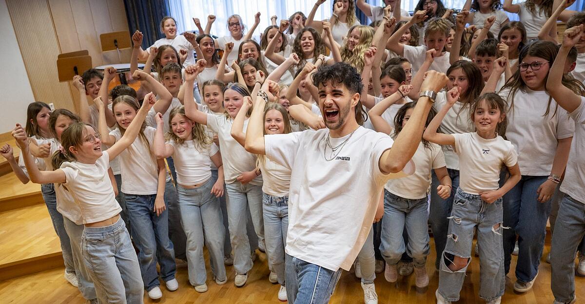 German techno DJ filmed video with Bad Kreuzen school choir