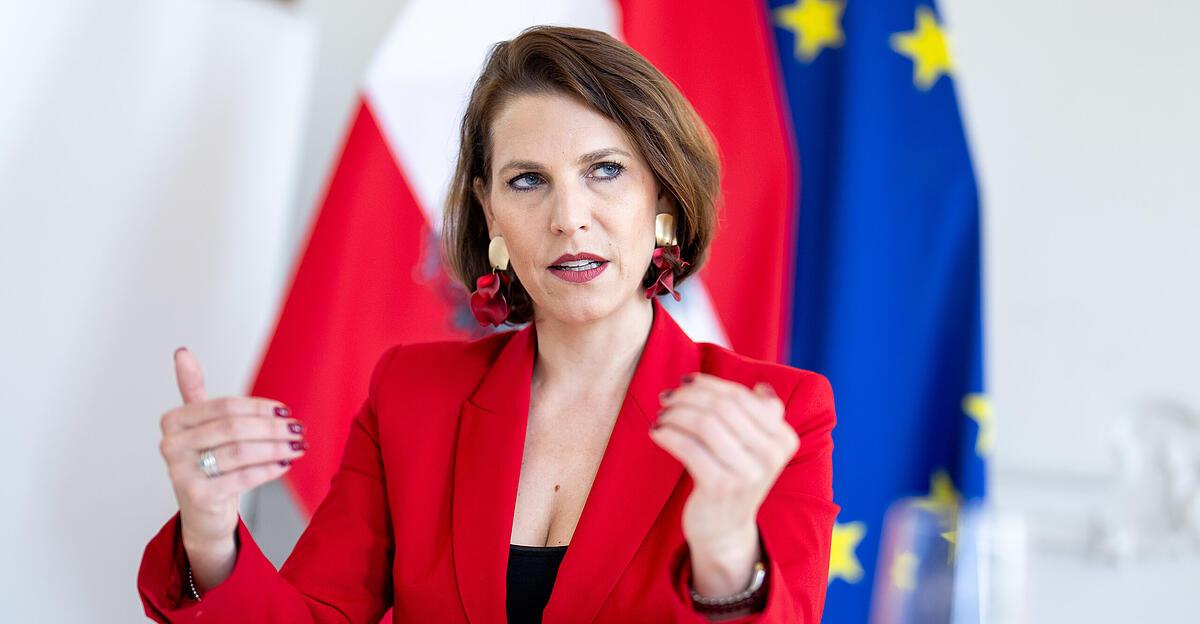SPÖ reaches agreement with coalition: abolition of official secrecy now ...
